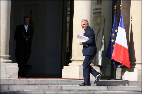 Ayrault tente de donner un coup d’arrêt à la grogne populaire
