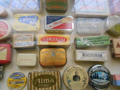 Collection de boîtes de médicaments