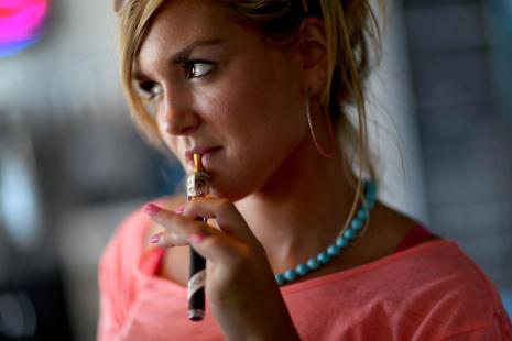 L'e-cigarette, un médicament pour certains pays