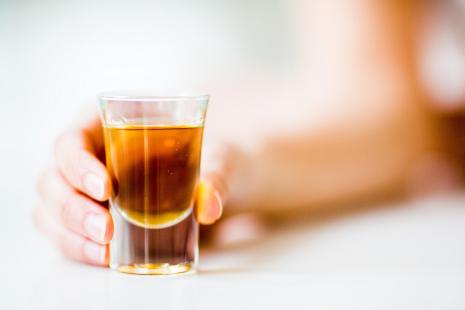 Baclofène et nalmefène viennent élargir l’arsenal thérapeutique contre l’alcoolo-dépendance