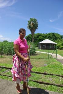 Exploitante de canne à sucre et guide du Pays de la canne