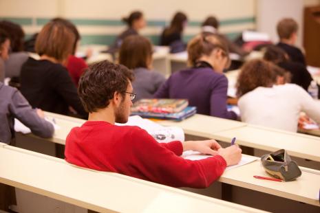 La création d'un DES de pharmacie ferait passer les études pharmaceutiques à huit ans