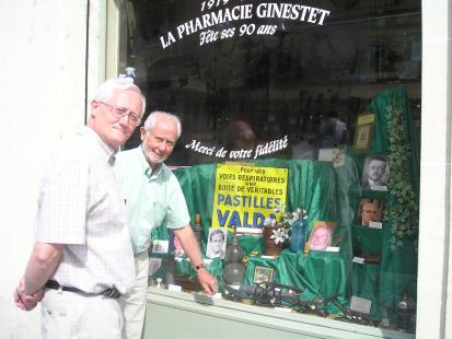 Michel et Jean-Pierre Ginestet, près d’un siècle de tradition officinale à Compiègne.