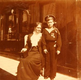L'impératrice Alexandra Feodorovna et le prince Alexei, 1911