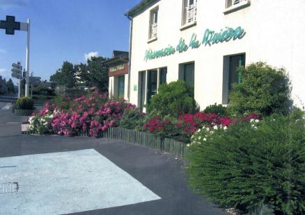 La pharmacie de la Rivière a décroché le premier prix du concours départemental de fleurissement