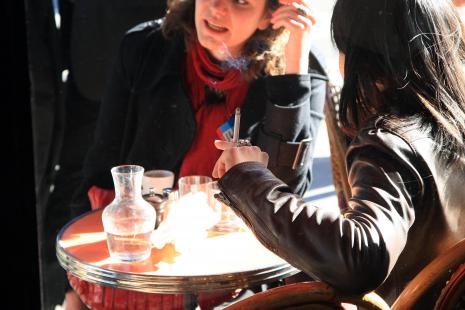 Les grands fumeurs auraient un petit QI