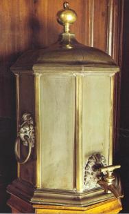 Fontaine à thériaque en étain, Troyes, XVIIe siècle